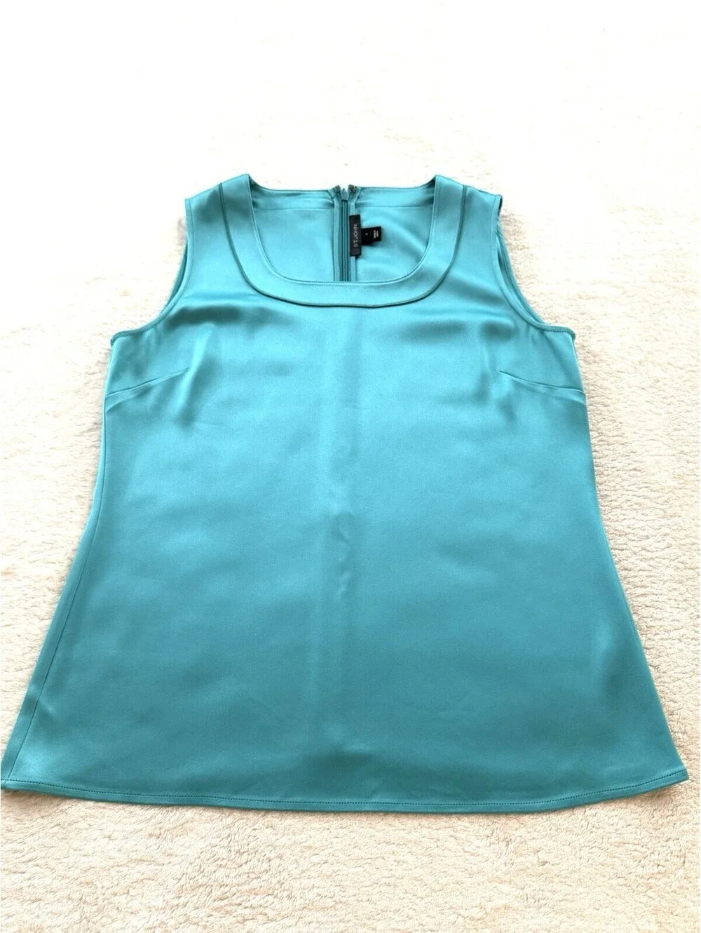 St. John Women’s 2 Piece Teal Skirt Set Knit Skirt Sz 8 Satin Top Sz 4